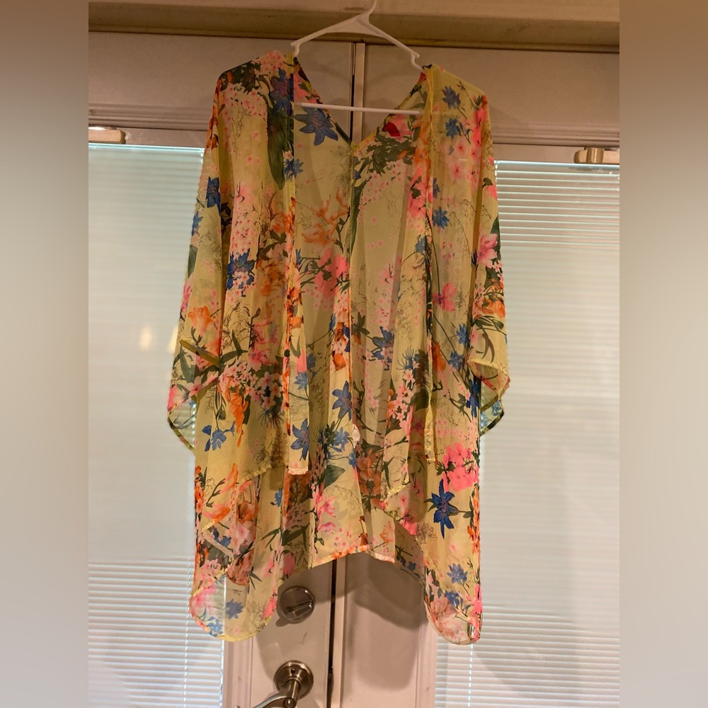 EUC GIBIU floral kimono. One size